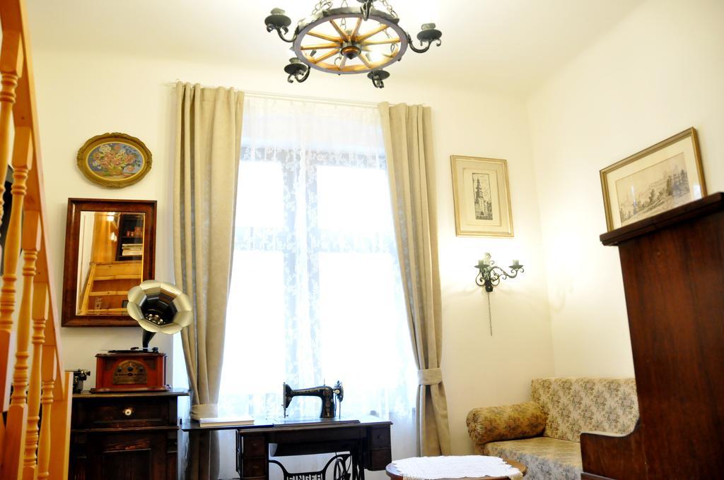 Traditional Slovak Apartment Bratislava Exteriör bild